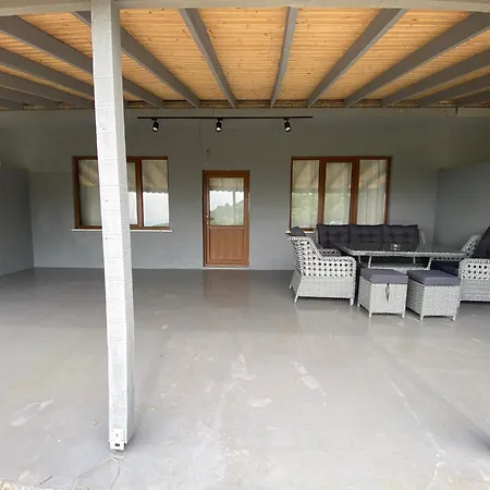 Villa Basiskele Lueks Muestakil Havuzlu *