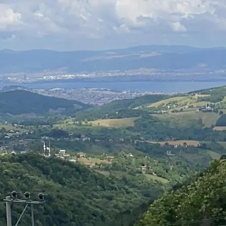 Basiskele Lueks Muestakil Havuzlu Villa Kocaeli