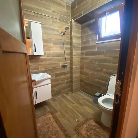 Basiskele Lueks Muestakil Havuzlu Kocaeli